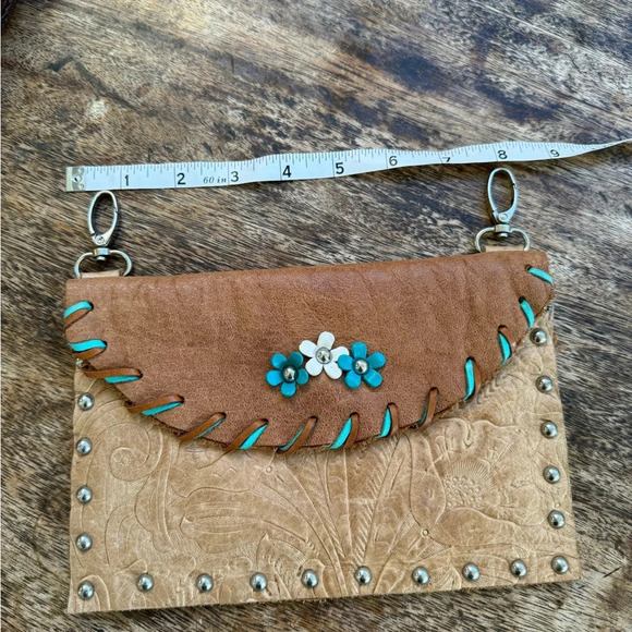 Hand tooled leather fanny pack belt bag - Picture 5 of 13